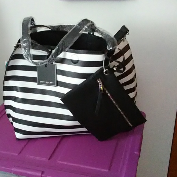 New Under One Sky tote - Picture 3 of 3